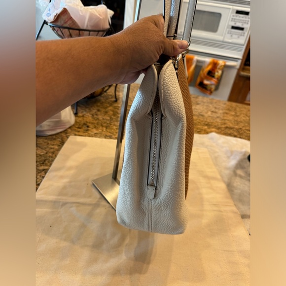 🇺🇸🇺🇸🇺🇸Kate Spade New York Jackson Straw Medium Triple Compartment  Shoulder - Picture 6 of 10